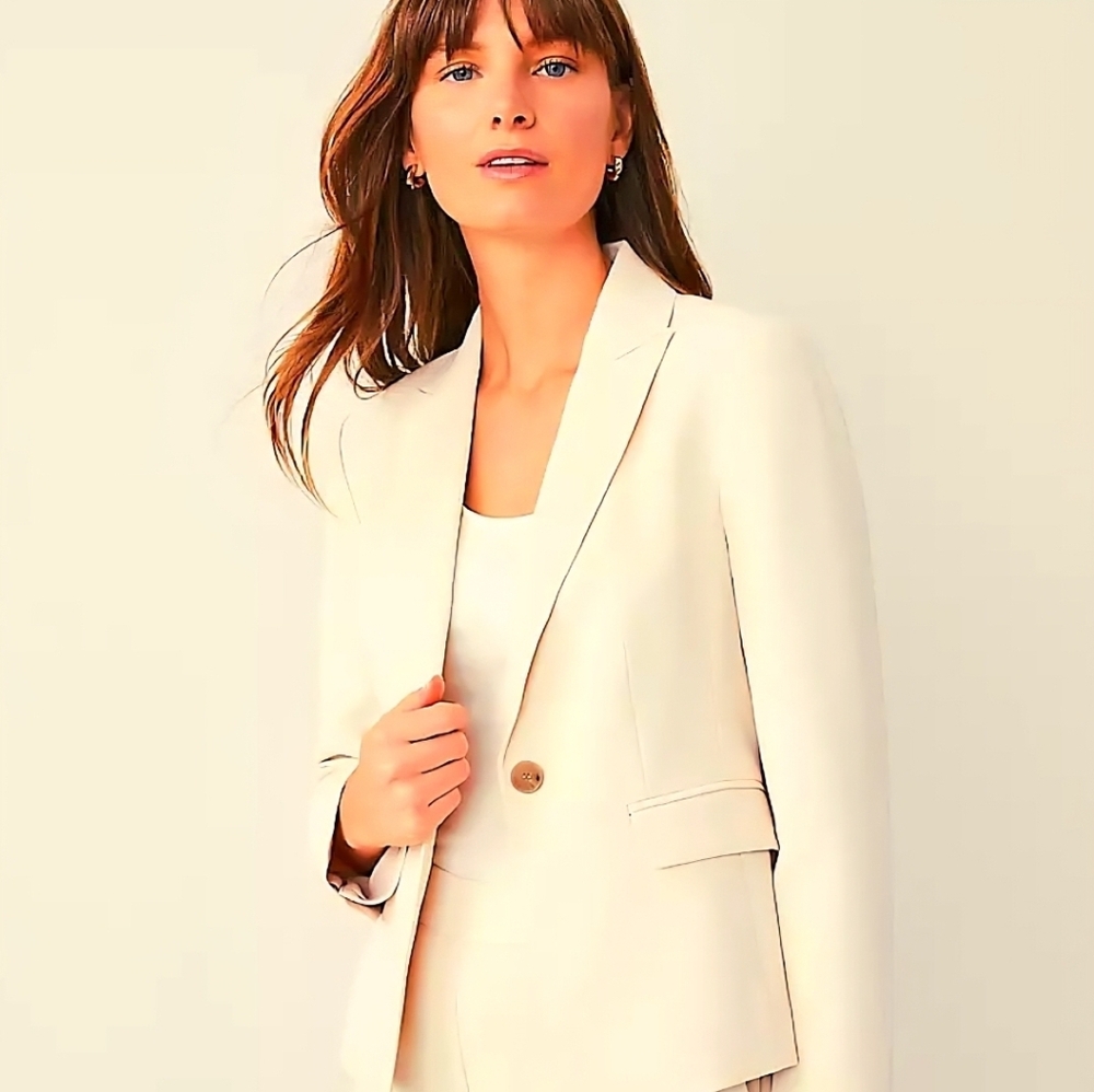 Ann Taylor Stretch Cotton Blazer in Cream